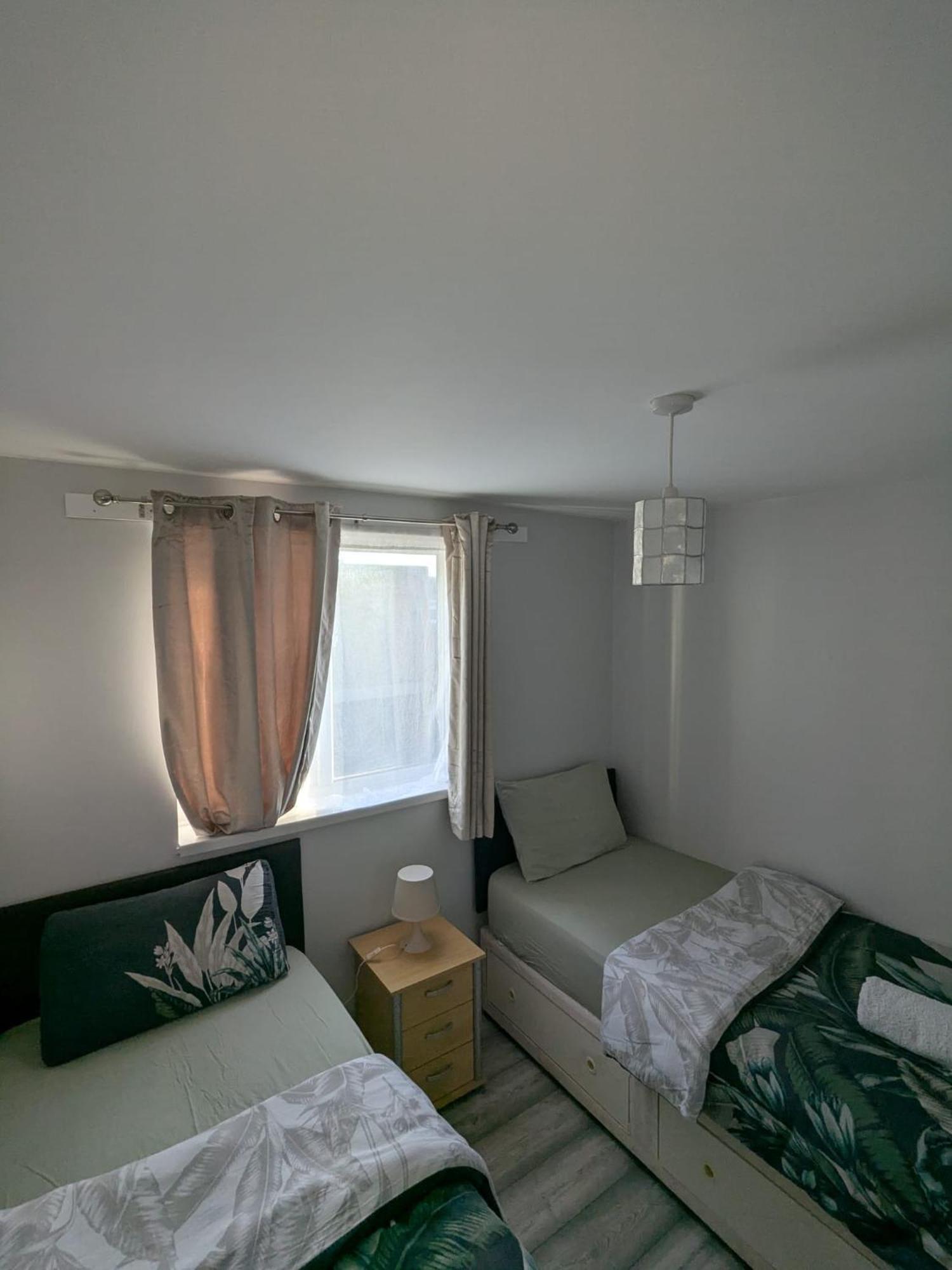 A&A Apartment Basildon Nevendon المظهر الخارجي الصورة