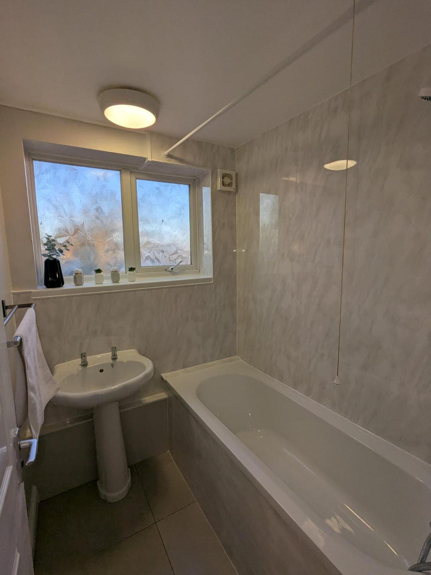 A&A Apartment Basildon Nevendon المظهر الخارجي الصورة