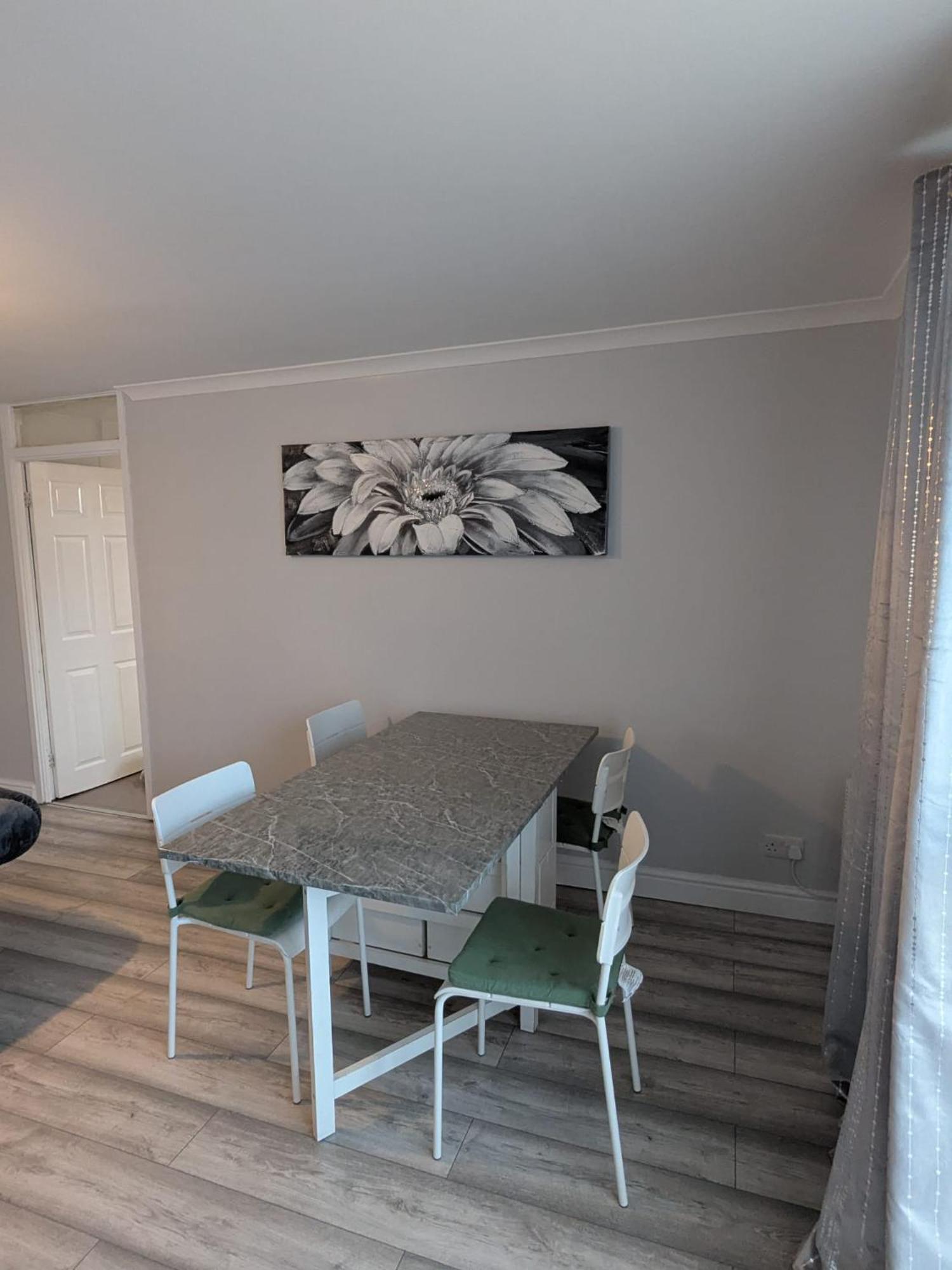 A&A Apartment Basildon Nevendon المظهر الخارجي الصورة