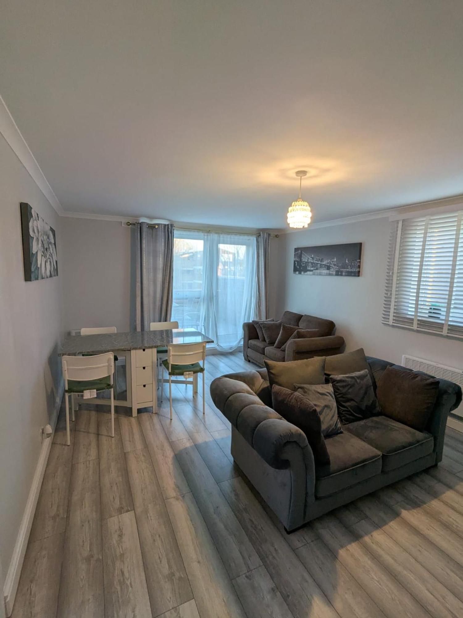 A&A Apartment Basildon Nevendon المظهر الخارجي الصورة